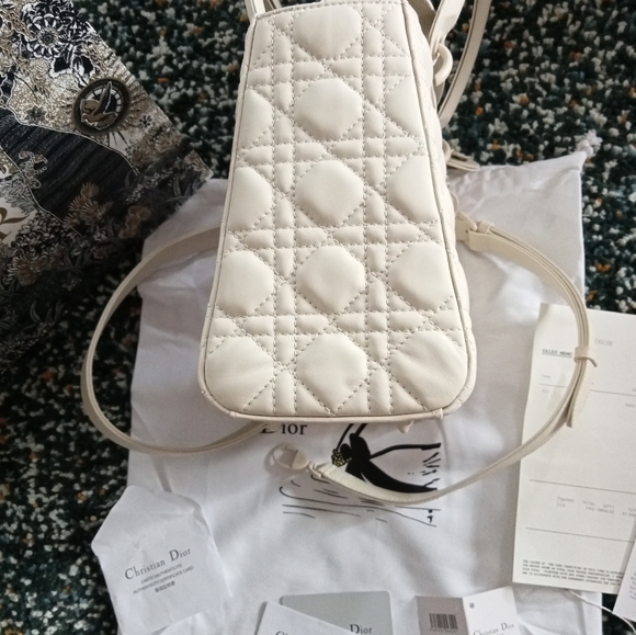 Many bags  Benney save a penny - Picture 7 of 14